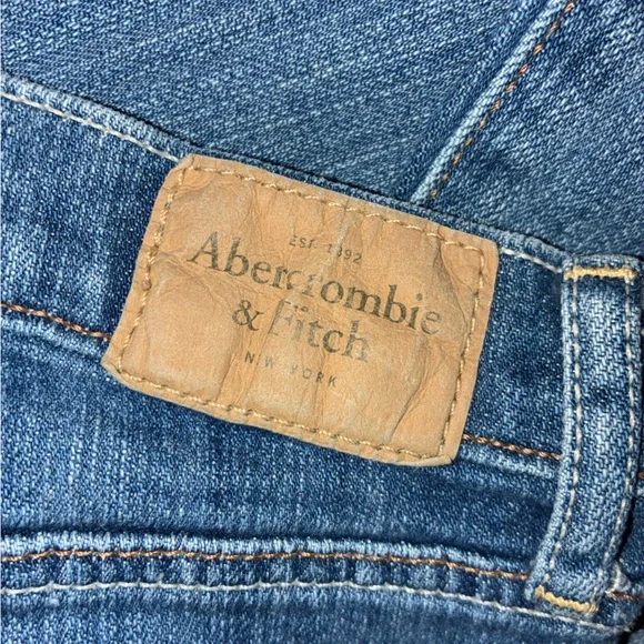 A&F Emma Low Rise Jeans - Picture 12 of 15